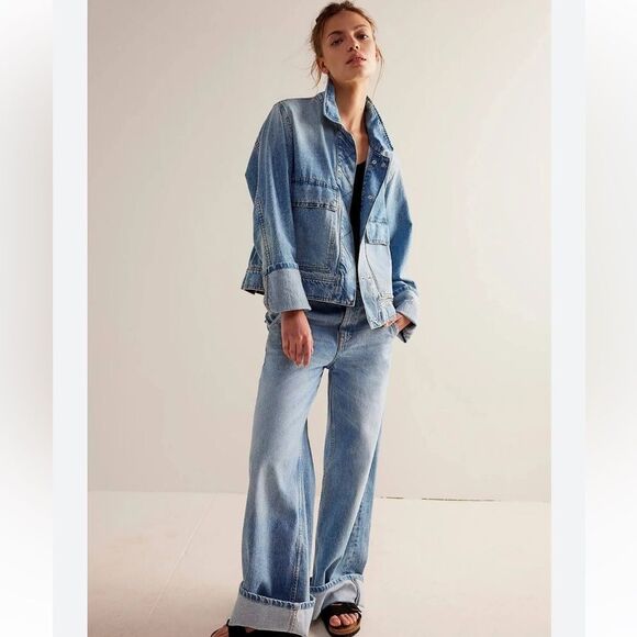Free People We The Free Suzy Oversized denim jacket NWOT one missing snap - Picture 1 of 13